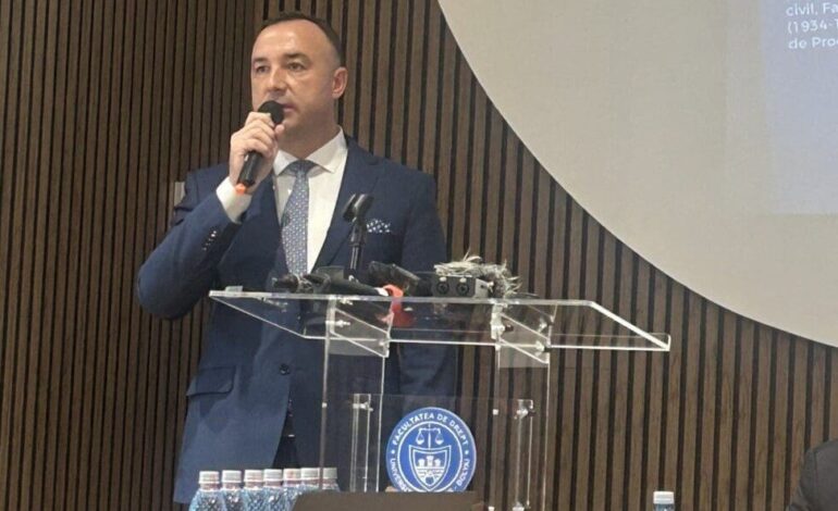 Șeful CSM respinge acuzațiile de influență politică în dosarele primarilor Ciucu și Fritz