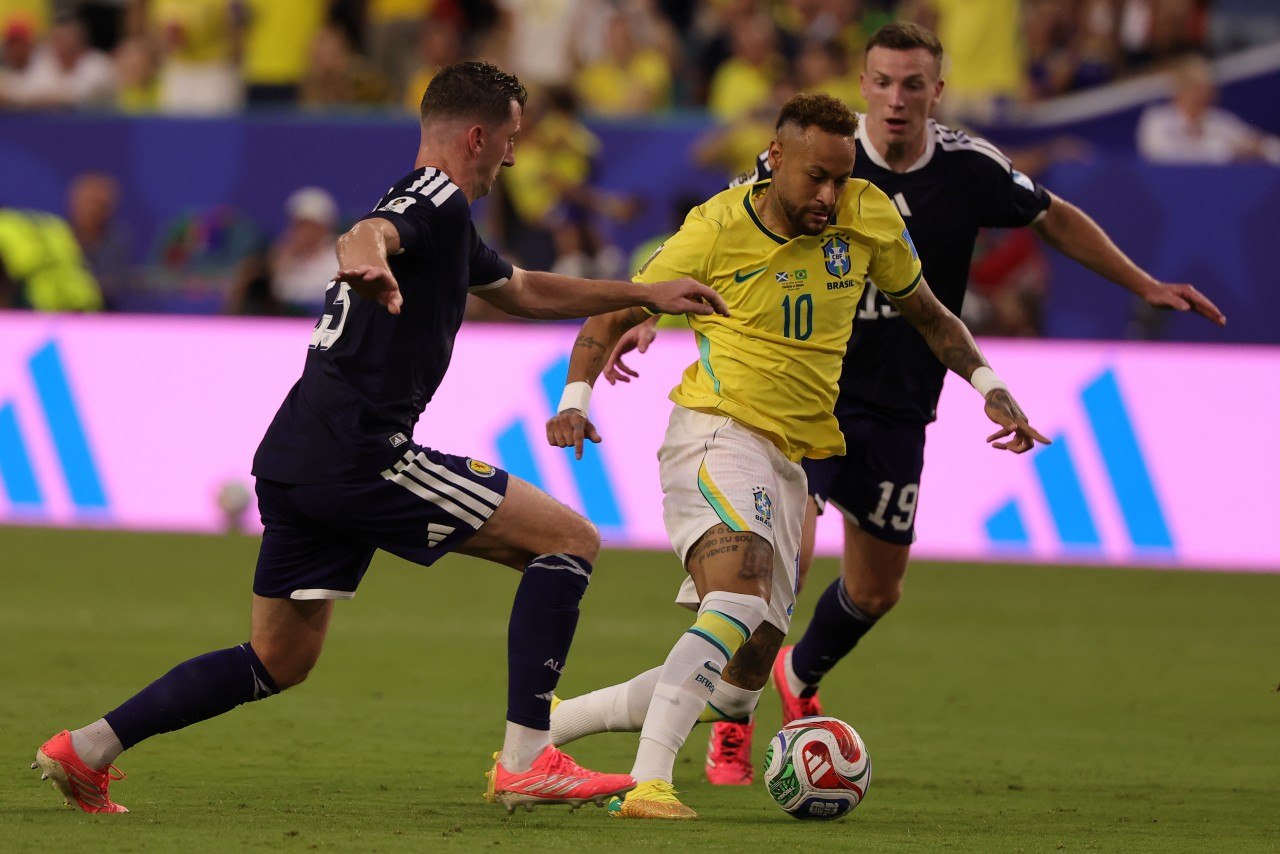 Neymar a plâns în vestiar după ce a jucat din nou pentru Brazilia