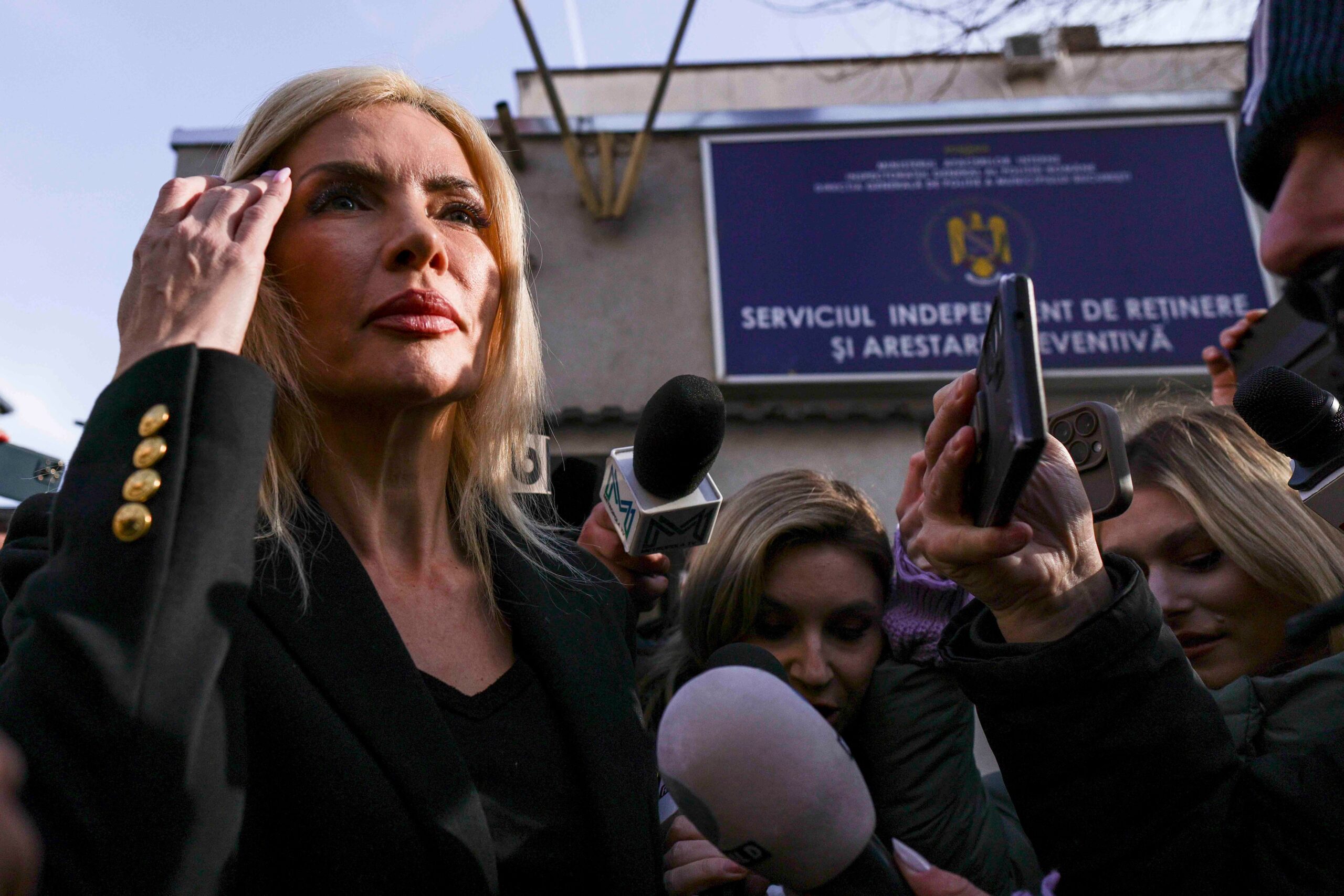 Laura Vicol îi face plângere penală lui Siegfried Mureșan: „Acest aservit străinilor mă amenință”