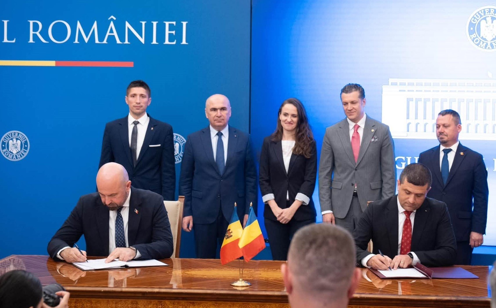 Autostrada A8 trece Prutul: Contract de 3,5 miliarde de lei, semnat de ministrul Miruță pentru ultimul lot