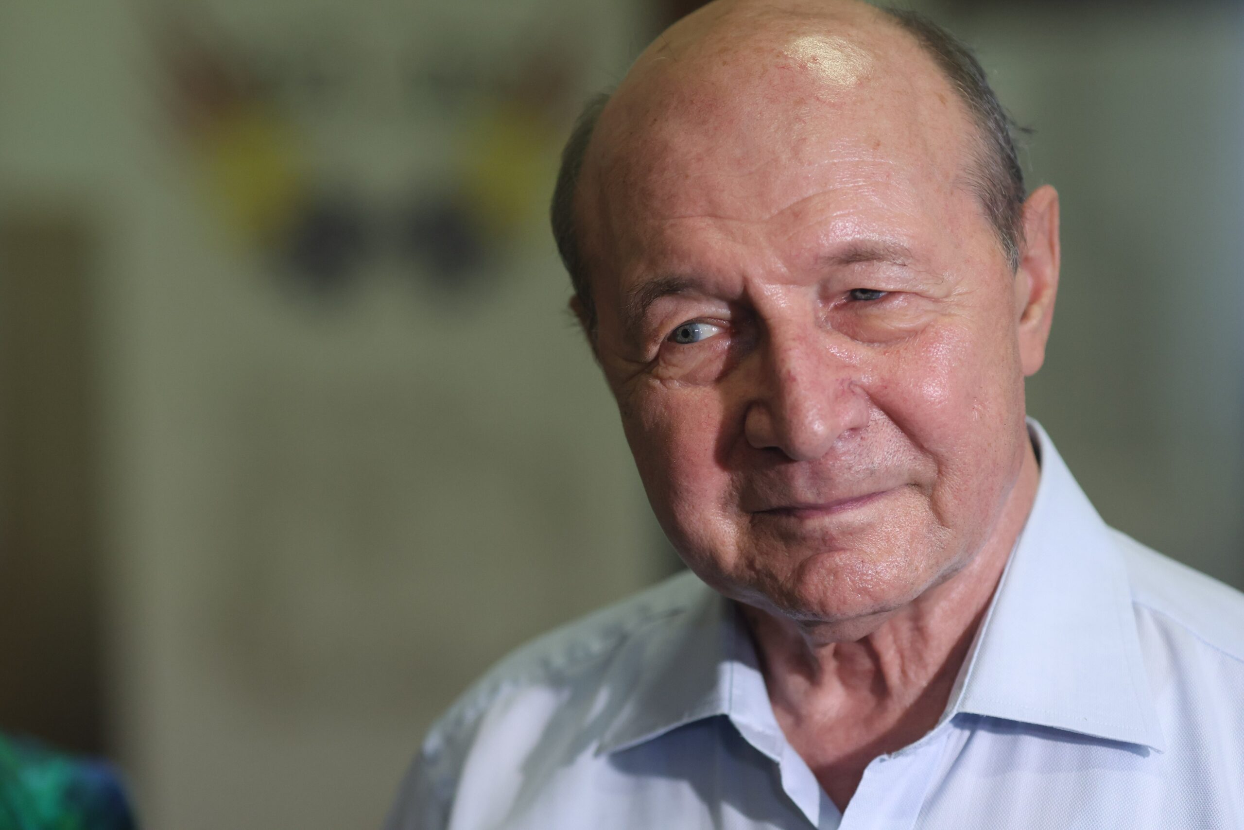 Băsescu acuză că Nicușor Dan tergiversează desemnarea premierului: „Și-a abandonat rolul de președinte. După părerea mea încalcă Constituția”
