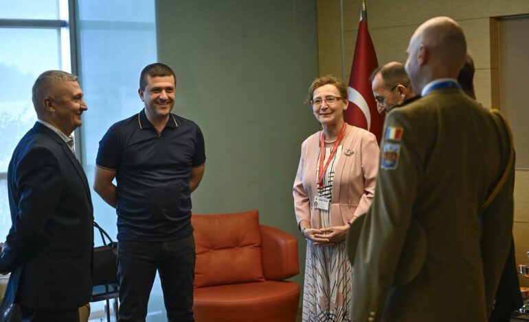 Radu Miruță a ajuns la summitul NATO îmbrăcat în tricou şi blugi. „Este întâlnire diplomatică, nu teambuilding!”