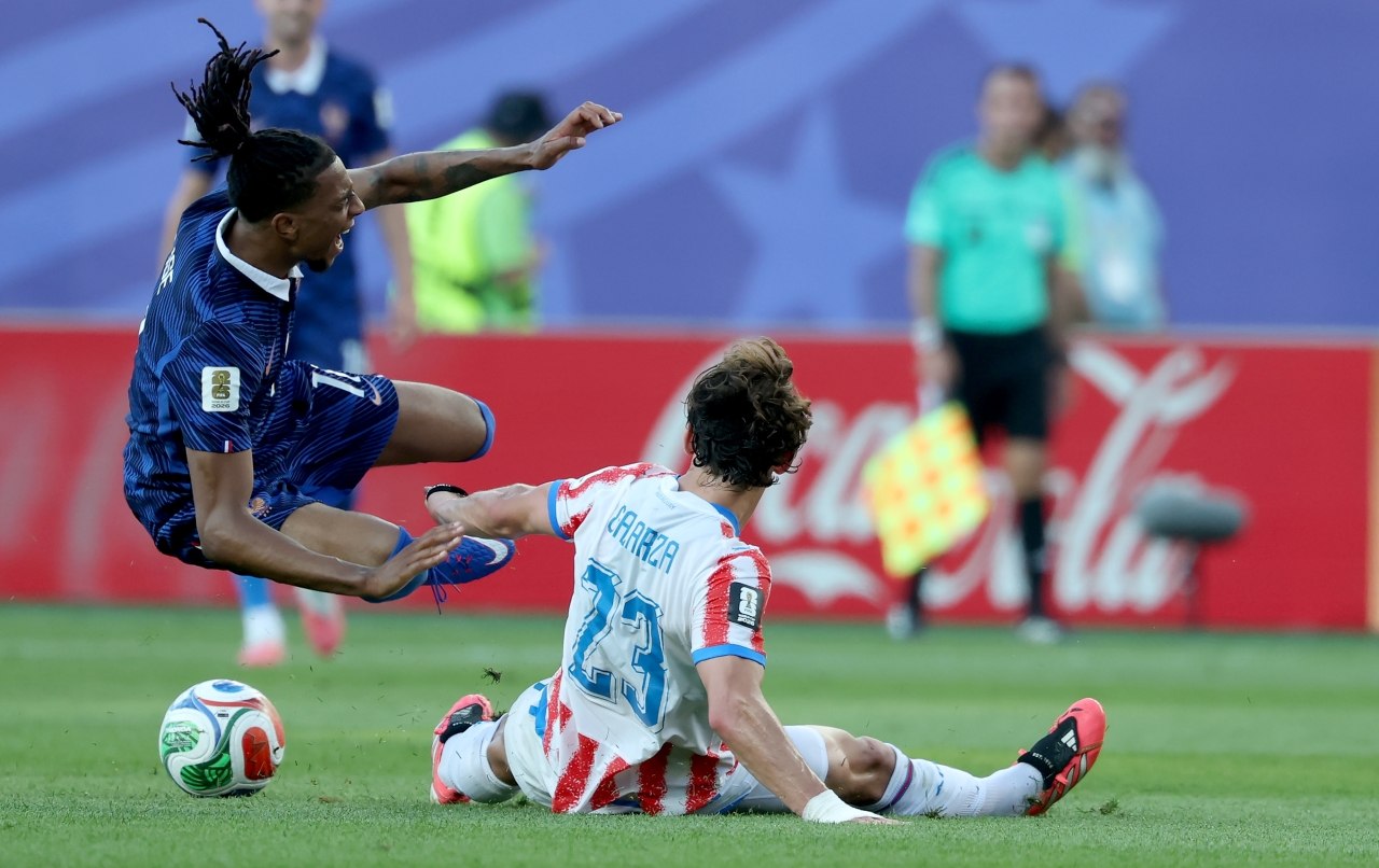Franța n-are trecere la FIFA, cartonașul galben văzut de Olise n-a fost anulat
