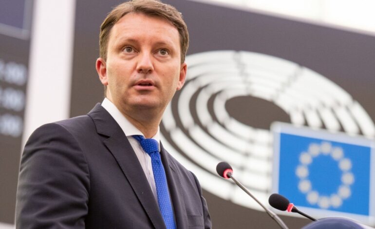 Siegfried Mureșan, vehement împotriva unei rocade cu PSD la guvernare: „Au susținut și votat demiterea premierului PNL, cu voturile AUR”