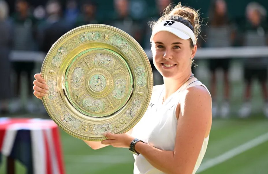 Viața bate filmul: dormeau în gară, iar tatăl strângea fier vechi pentru supraviețuire. Astăzi, Linda Noskova este regina de la Wimbledon