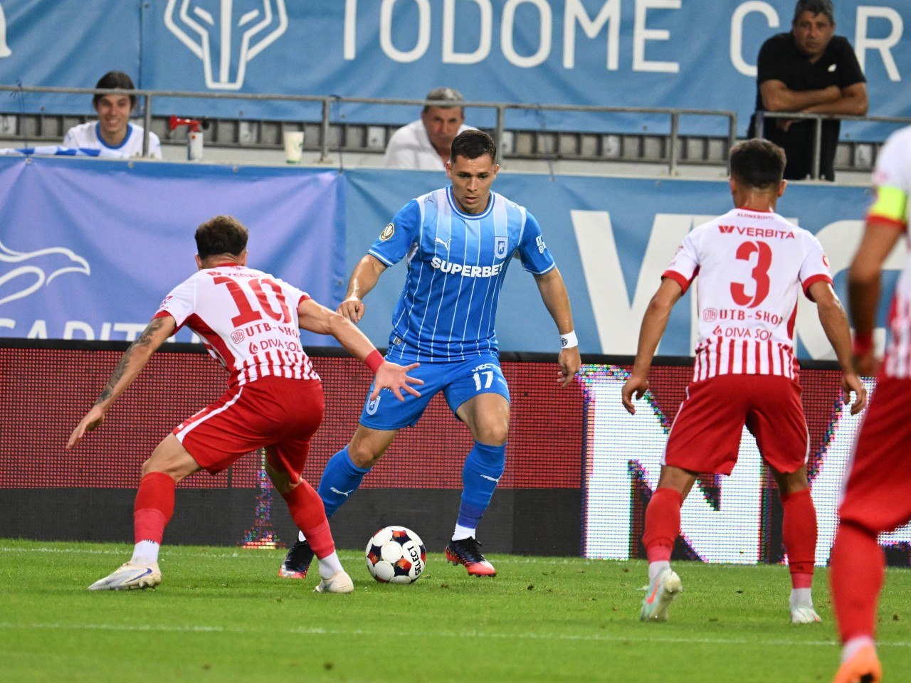 Universitatea Craiova a zdrobit pe UTA, CFR Cluj a pierdut la Galați