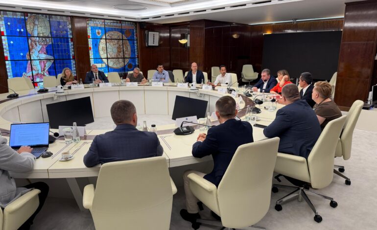 Guvernul a discutat cu marile companii despre aprovizionarea cu carburanți, după problemele apărute la Oil Terminal