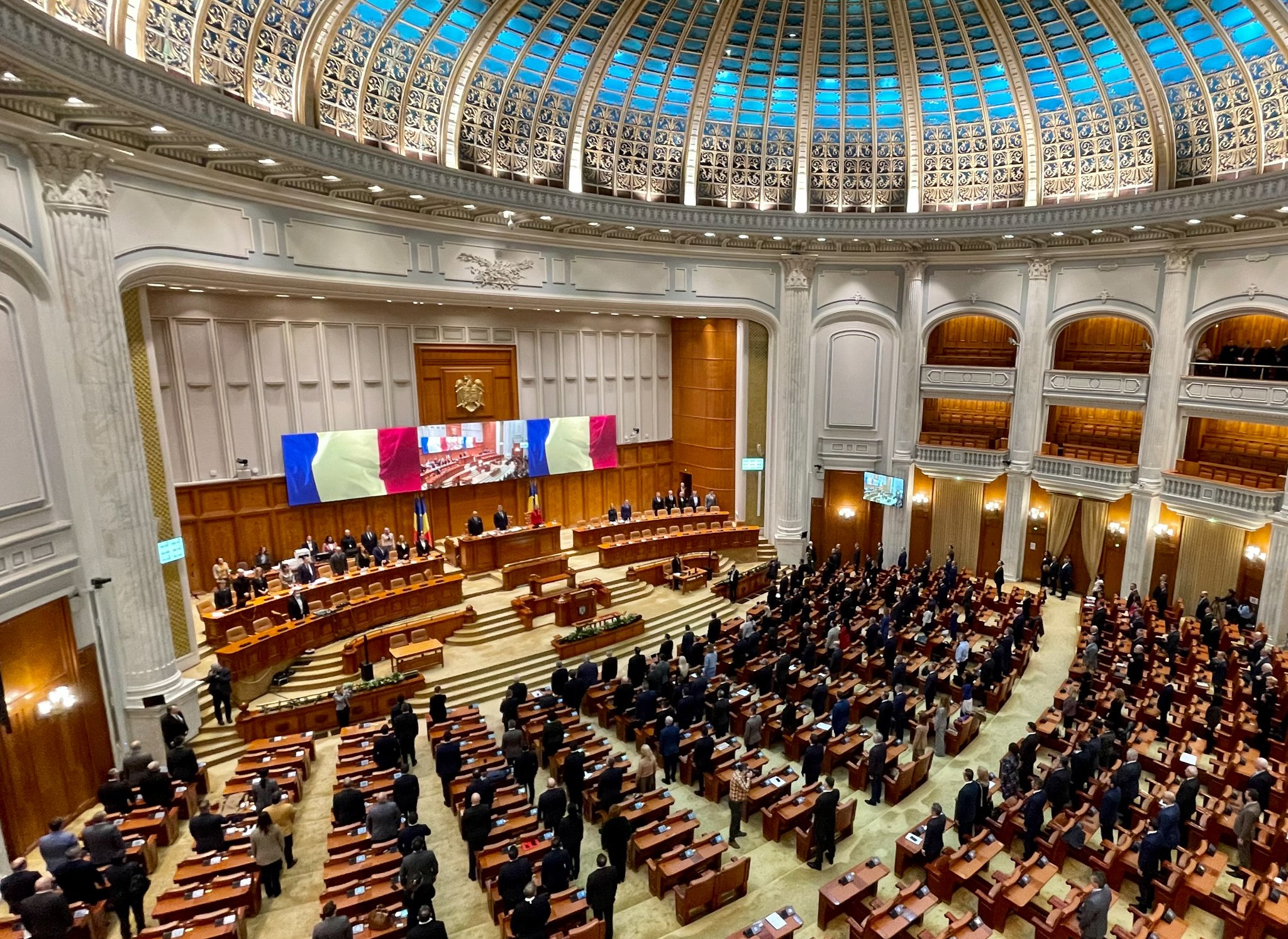 Deputații, convocați de urgență vineri seara în ședință pentru modificări la Legea ANI