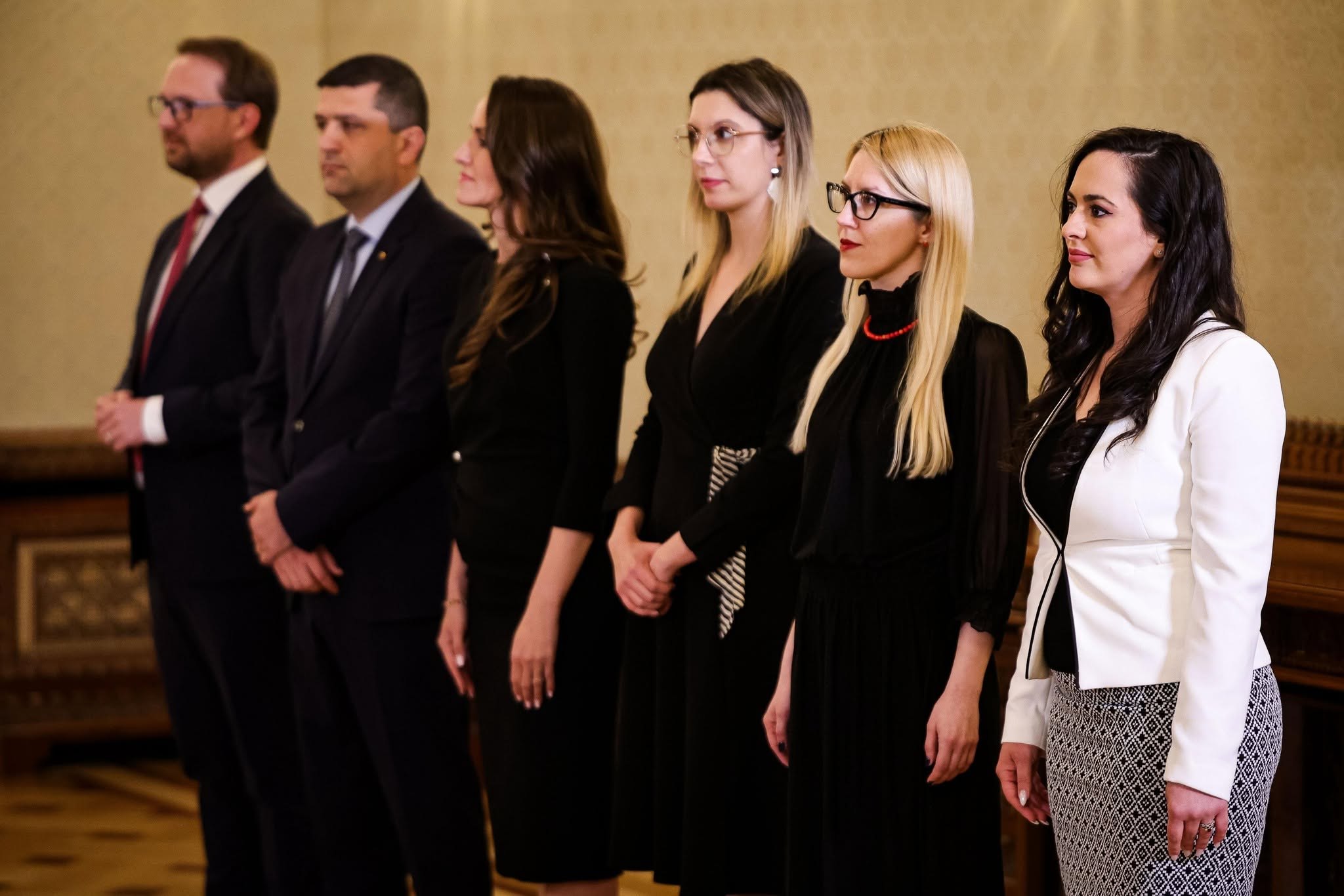 USR a depus plângere penală pentru introducerea „pe sub mână” a unui amendament în legea ANI: „Să aflăm cine l-a pus acolo”