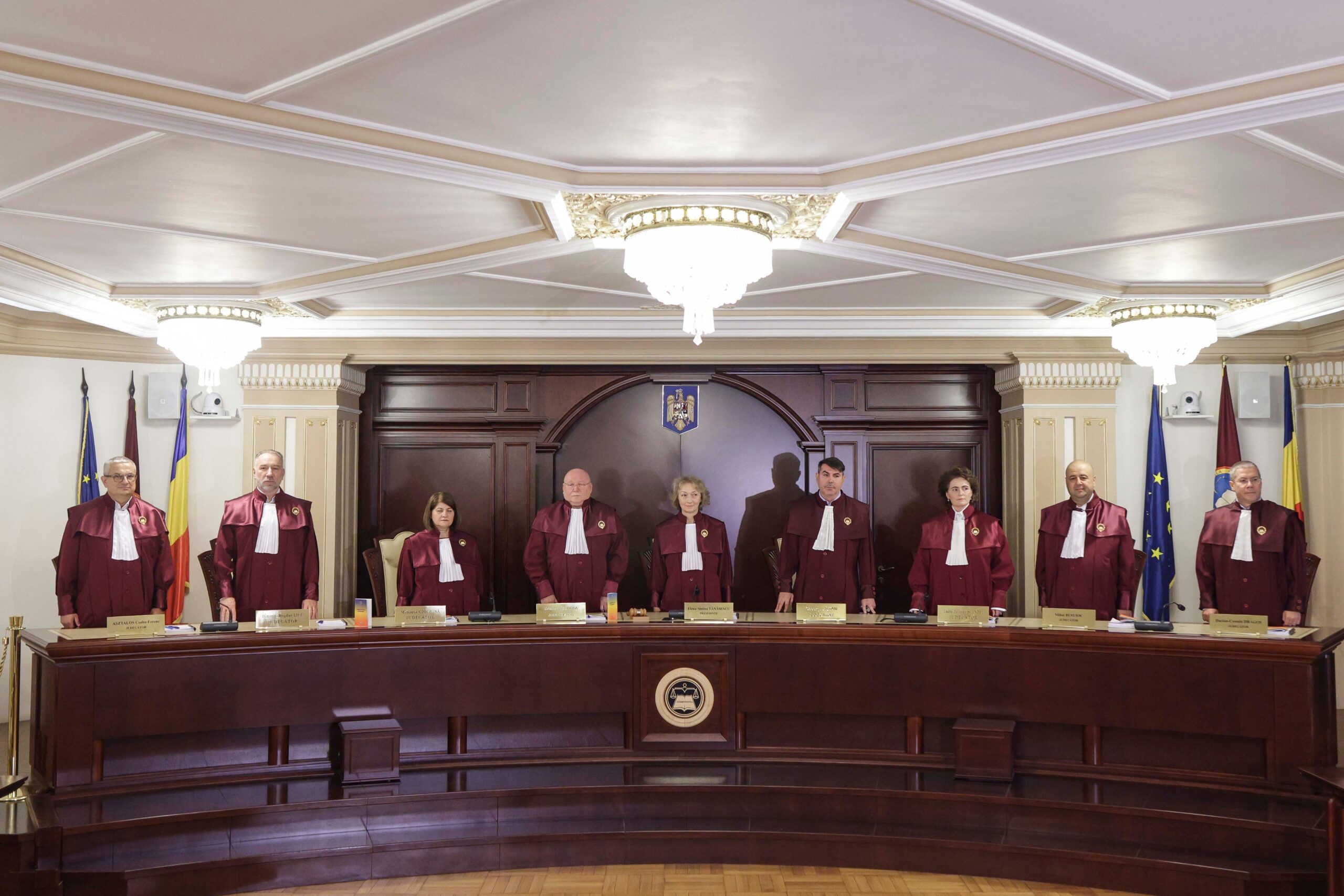 Scandal în jurul legii ANI. USR cere CCR să se pronunțe, PSD acuză că se pierd 771 de milioane de euro din PNRR