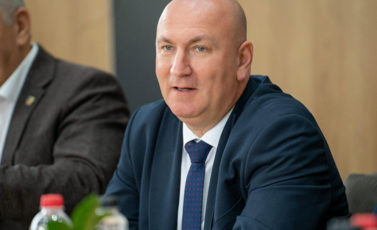 Primarul care refuză să reducă iluminatul public din cauza crizei energetice: „Nu îmi permit să fac rabat la siguranța cetățeanului”