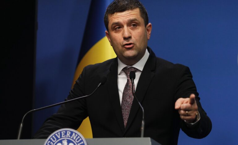 Atacul ambulanței din Cluj, motiv de confruntare politică. Miruță îi cere lui Grindeanu să deblocheze legea anti-dezinformare: „Minciuna a ieșit din telefon și a ajuns în stradă”
