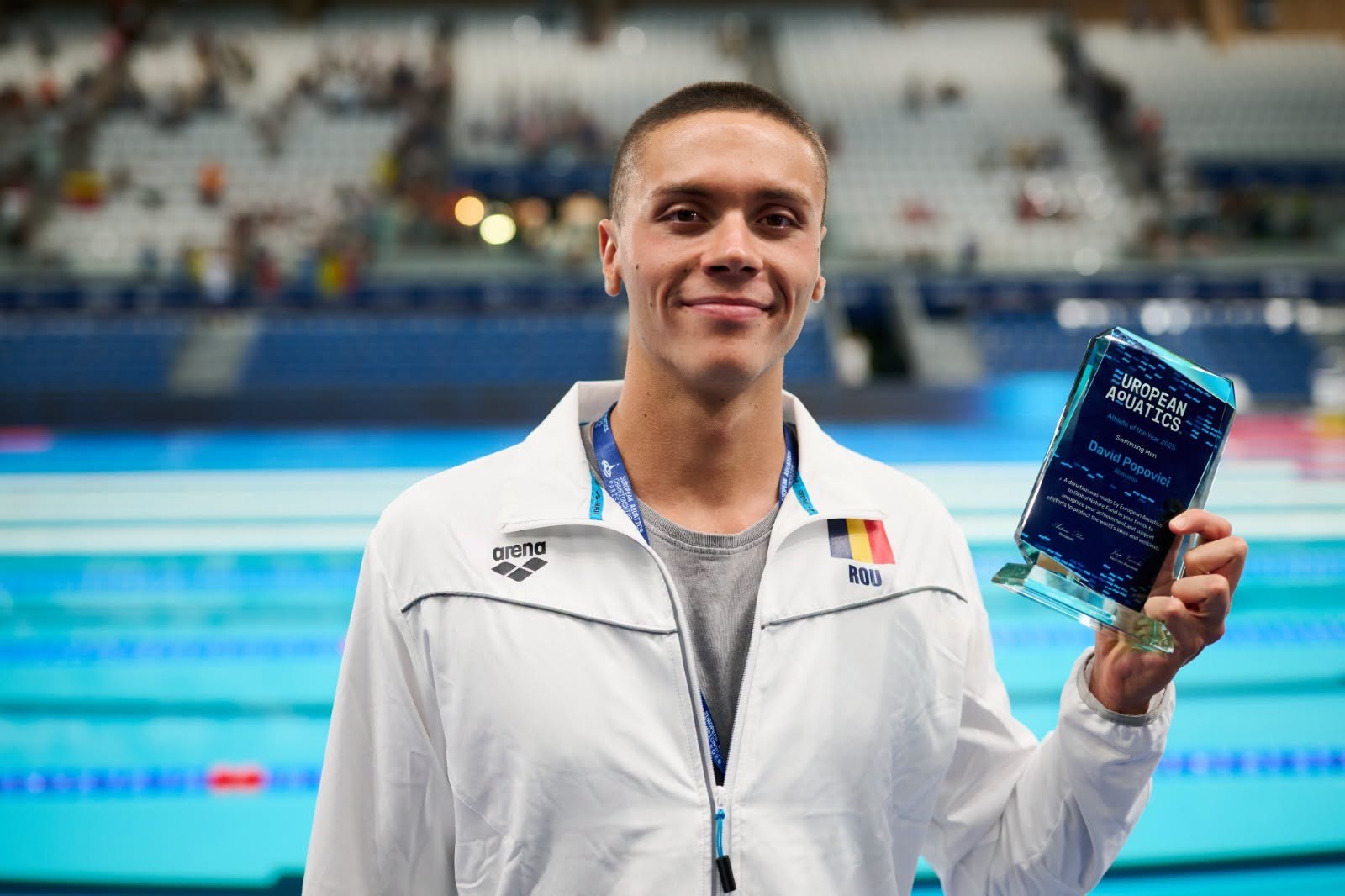 European Aquatics l-a desemnat pe David Popovici „cel mai bun înotător din Europa în 2025”. Premiul i-a fost înmânat de Antonio Silva