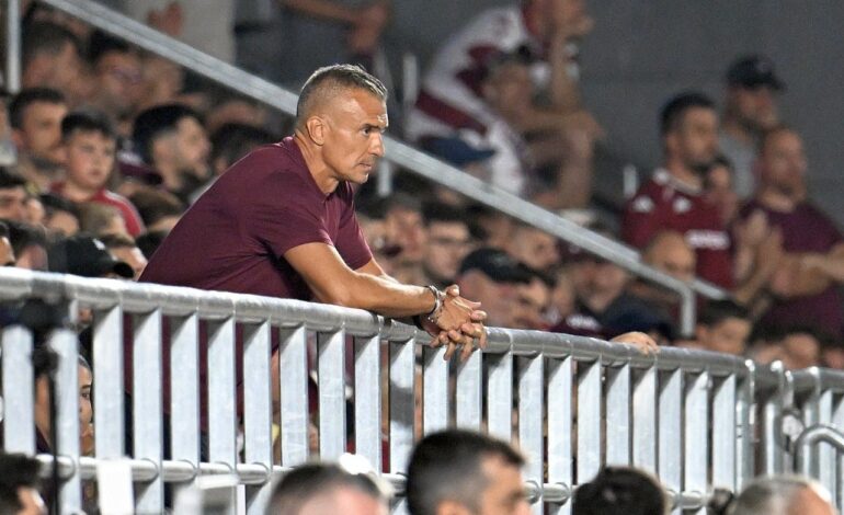 Eliminat la derby-ul cu Dinamo, Daniel Pancu spune că nu va mai vorbi despre arbitraj