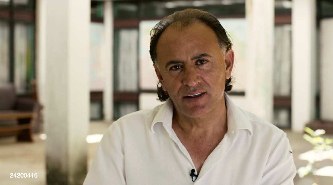 „Luați subvențiile partidelor”. Deputatul AUR Mohammad Murat critică propunerea de a elimina bursele elevilor în vacanță