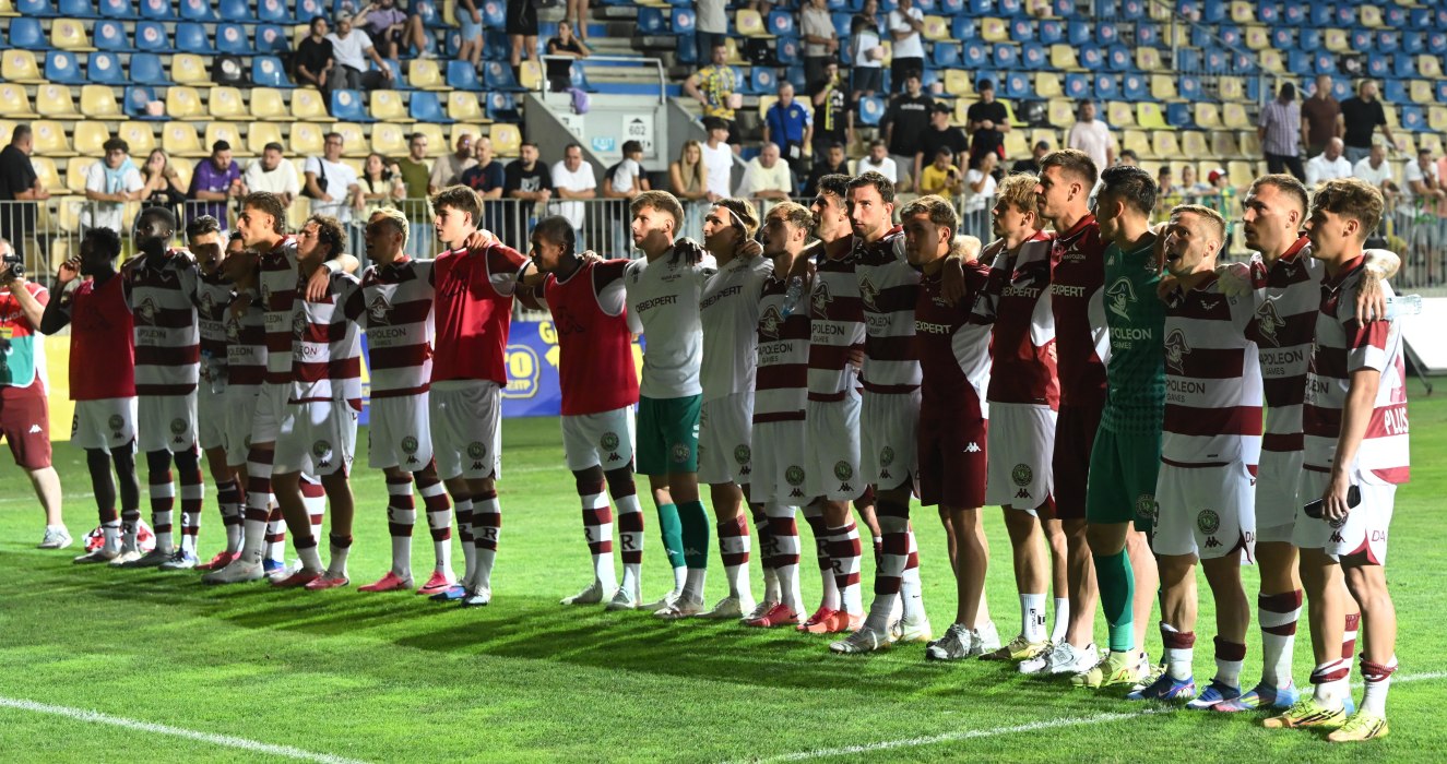 Rapid a câștigat cu Petrolul, dar l-a pierdut pe Graovac. Fundașul a ajuns în cârje după meci
