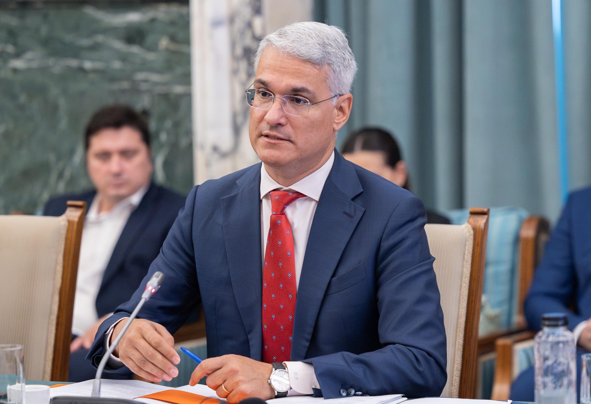 Dragoș Pîslaru acuză PSD că a sabotat legea salarizării: „A ațâțat sindicatele pe la spate!”. Ministrul va publica azi versiunea finală a legii