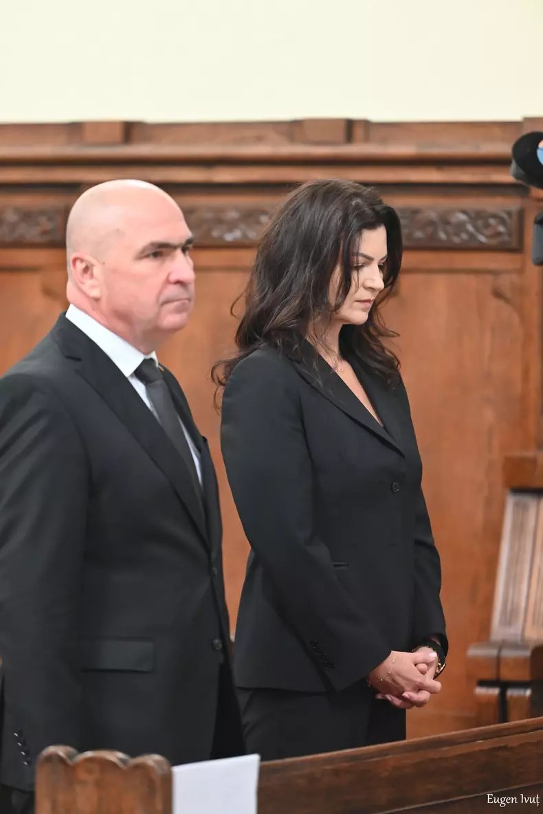 Va publica Ilie Bolojan declarația de avere a partenerei? Premierul evită un răspuns clar: „Am respectat întotdeauna legea”
