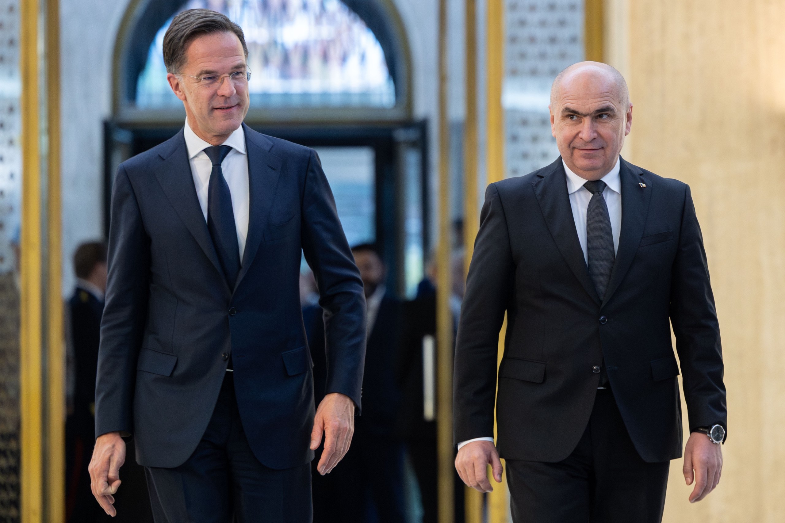 Bolojan a discutat cu secretarul general al NATO despre securitatea Flancului Estic și situația din Marea Neagră
