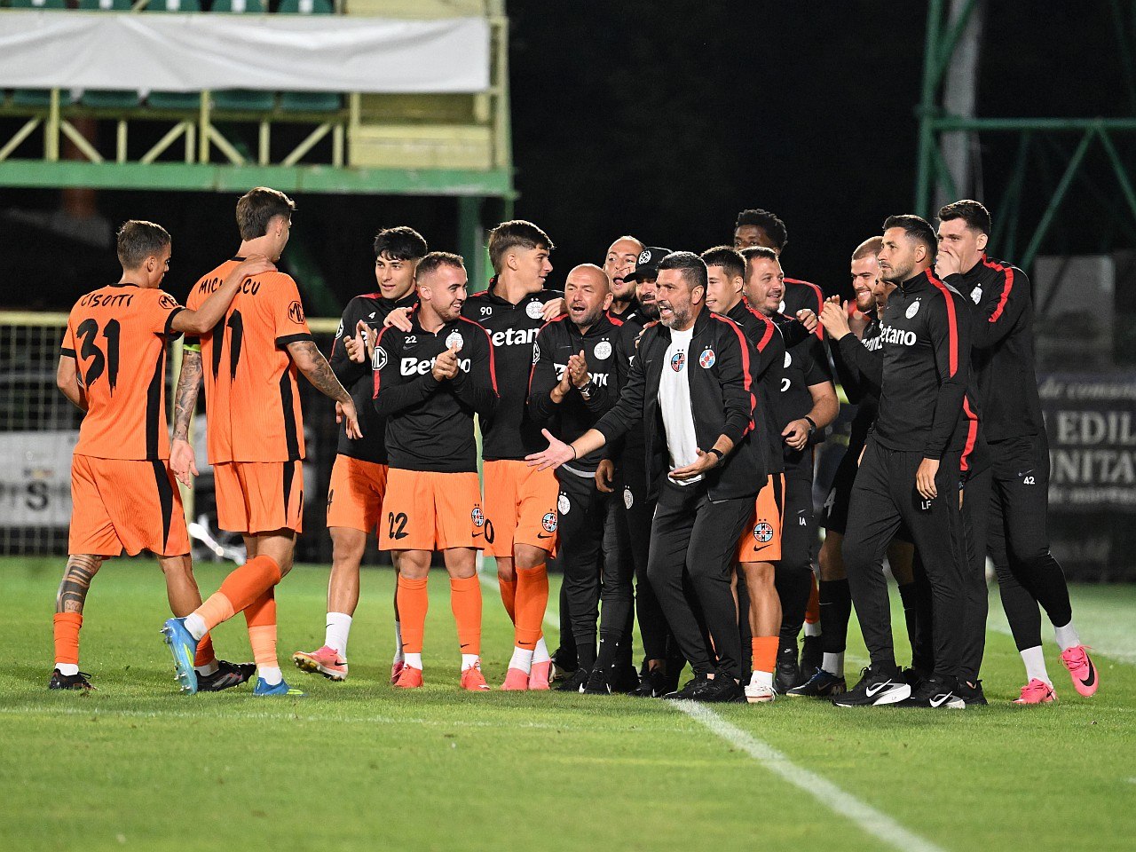 Dinamo și FCSB au obținut victorii clare în Cupa României