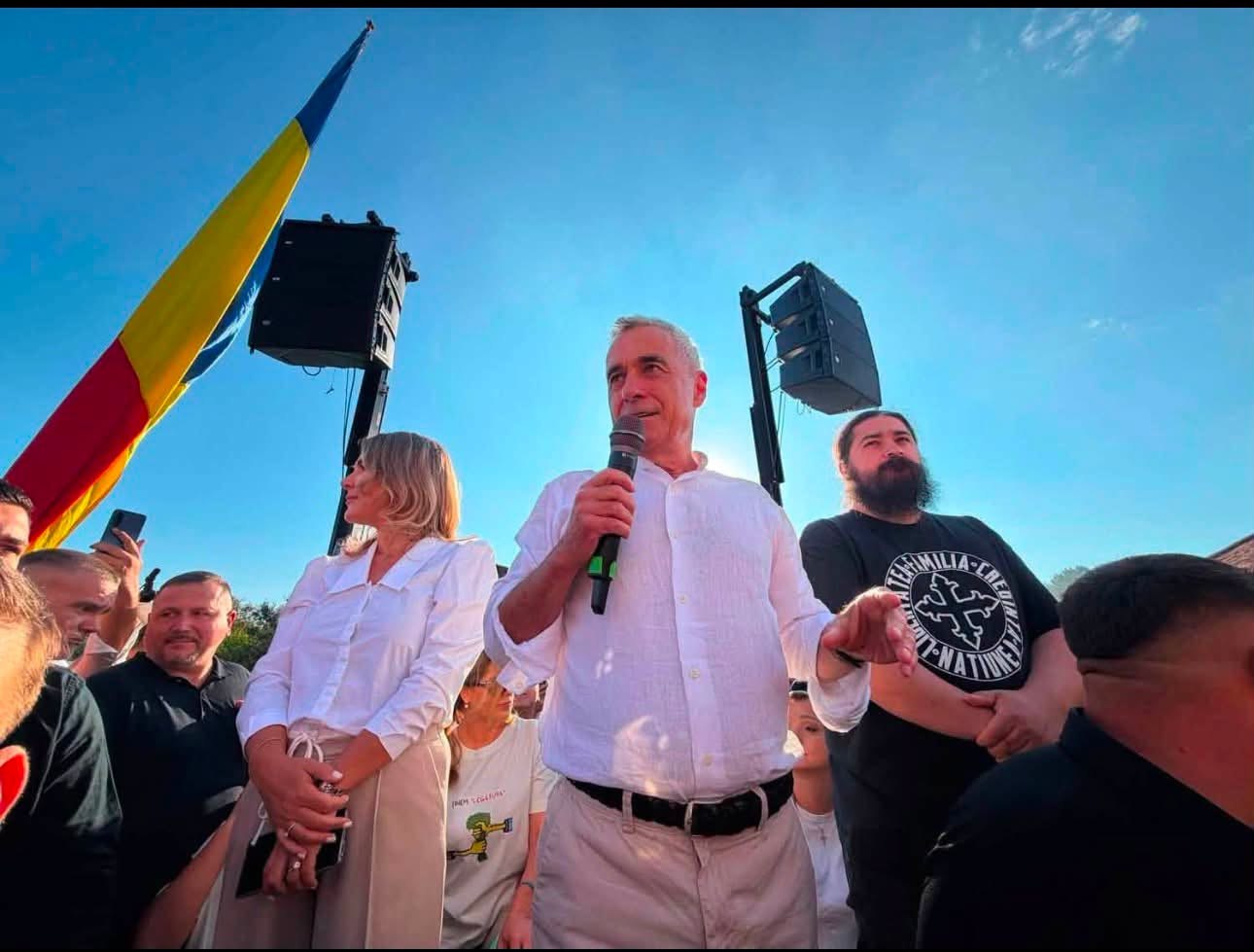 Călin Georgescu, discurs halucinant și plin de populism la Oradea: „Mi se spune că sunt în campanie electorală. Este fals”
