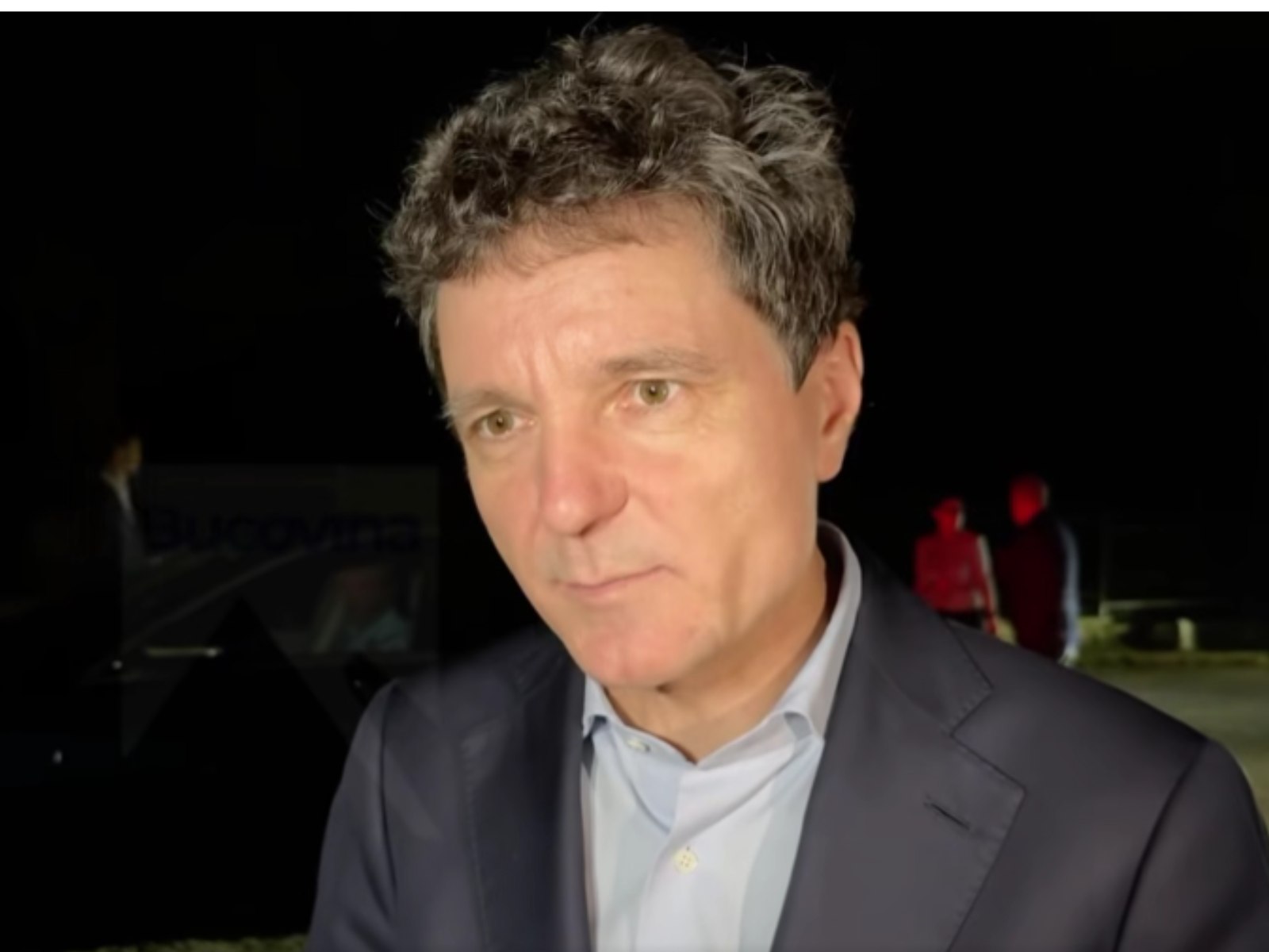 Nicușor Dan a aterizat la Suceava, unde va face o oprire la Mănăstirea Dragomirna, înainte de a pleca spre Ucraina