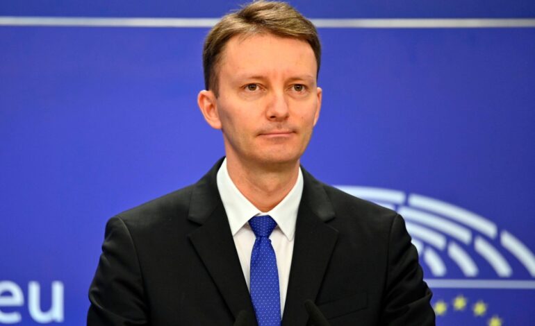 PSD tatonează terenul înainte de votul în Parlament dat Guvernului Mureșan. Răspunsul categoric din sondajul lui Claudiu Manda