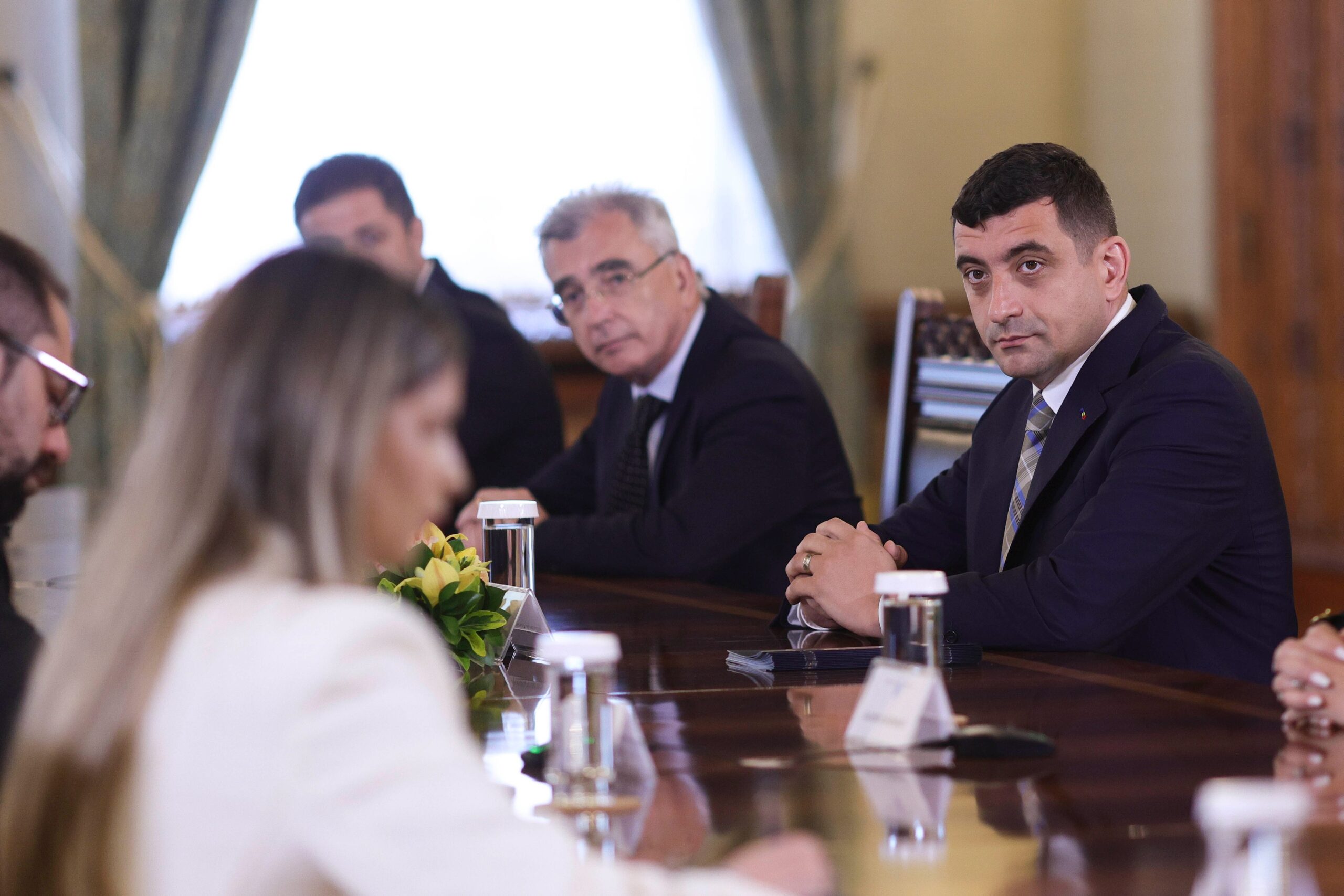 AUR critică programul lui Mureșan: măsuri numeroase, explicații insuficiente despre aplicarea lor