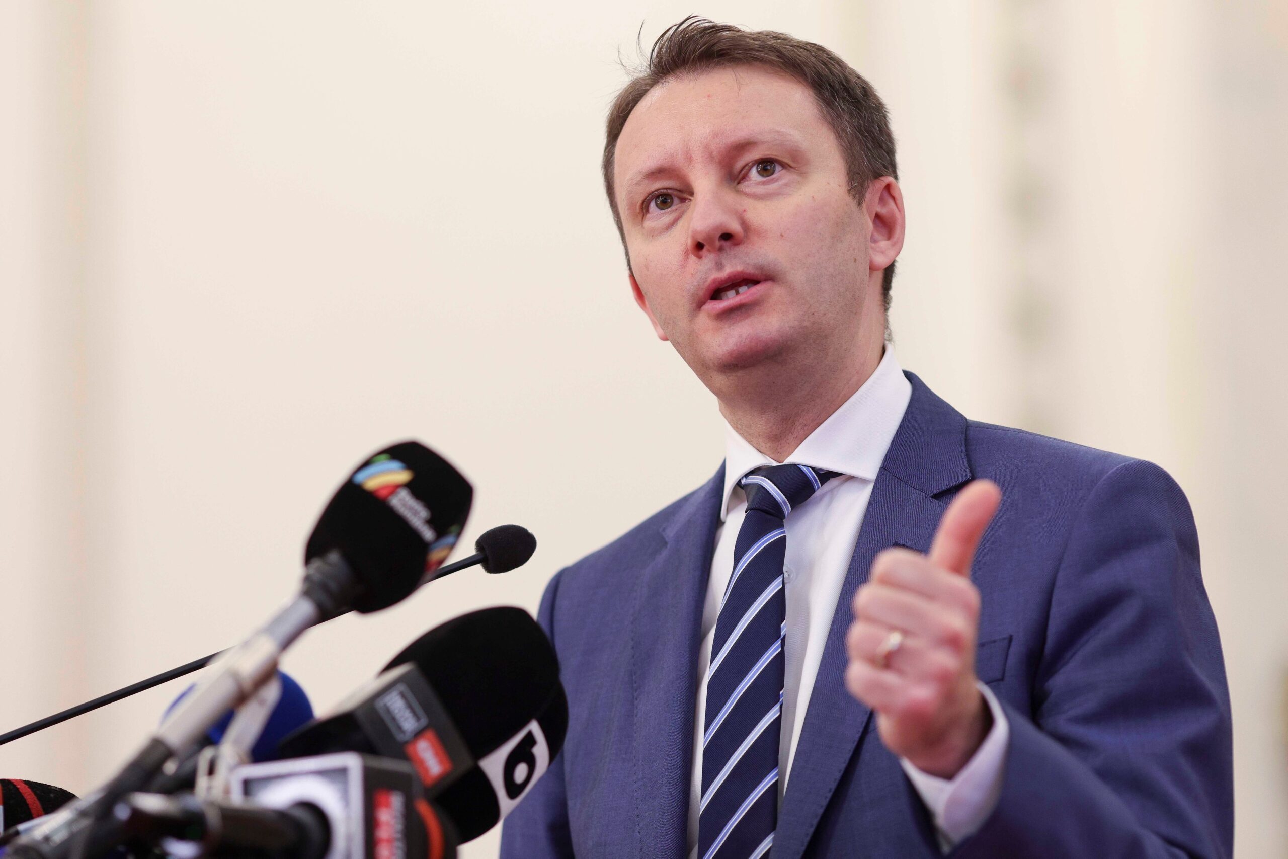 Siegfried Mureşan spune că are aproape 200 de voturi certe pentru trecerea guvernului. De unde mai speră să obțină încredere