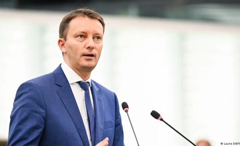 Mesaj de ultimă oră al premierului desemnat înainte de votul din Parlament: „Vom lucra cu parlamentari din opoziţie”
