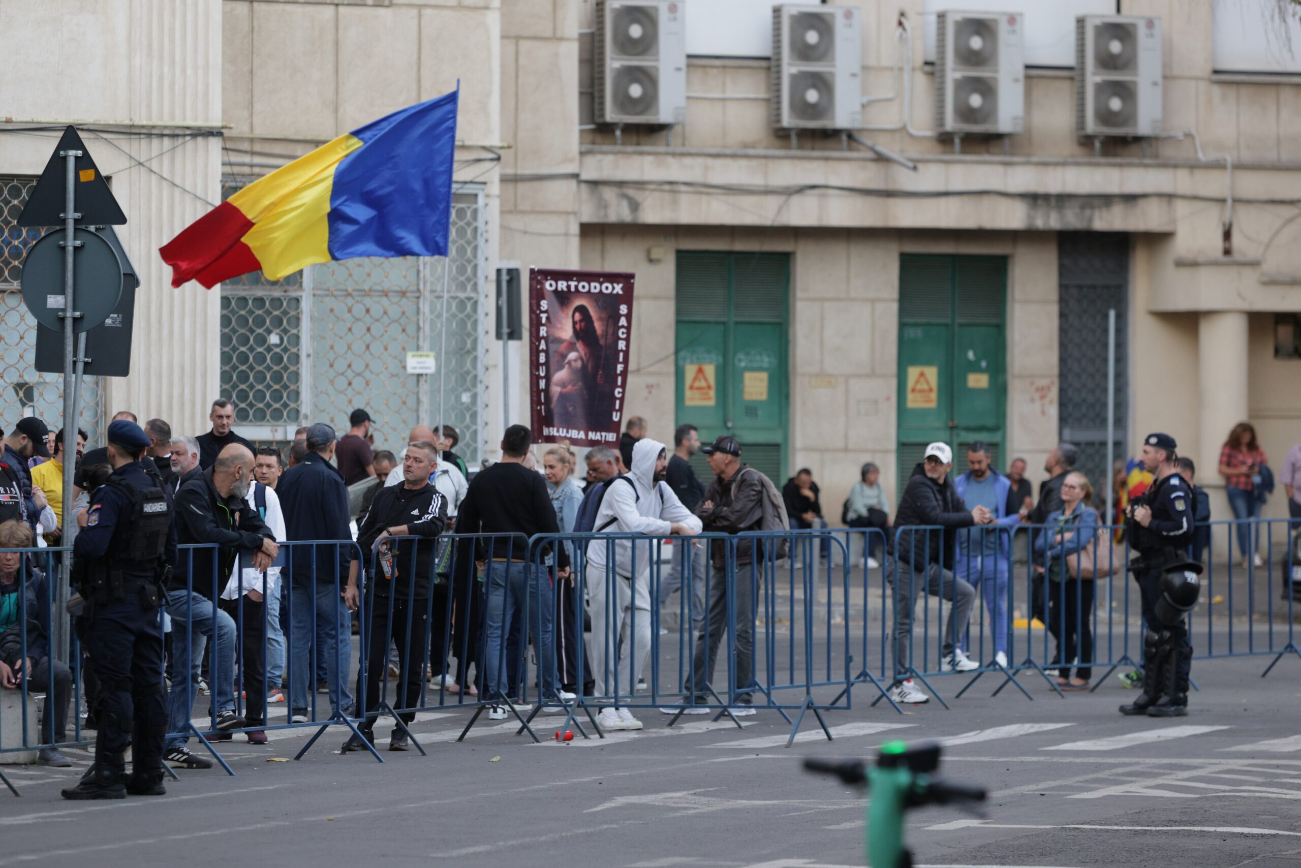 AUR anunță sprijin juridic pentru susținătorii lui Călin Georgescu amendați la proteste