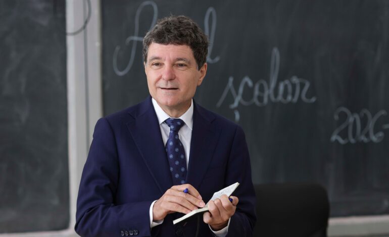 Nicușor Dan, la deschiderea noului an universitar: „Nouă milioane de români pe TikTok – vom fi în două realități paralele”