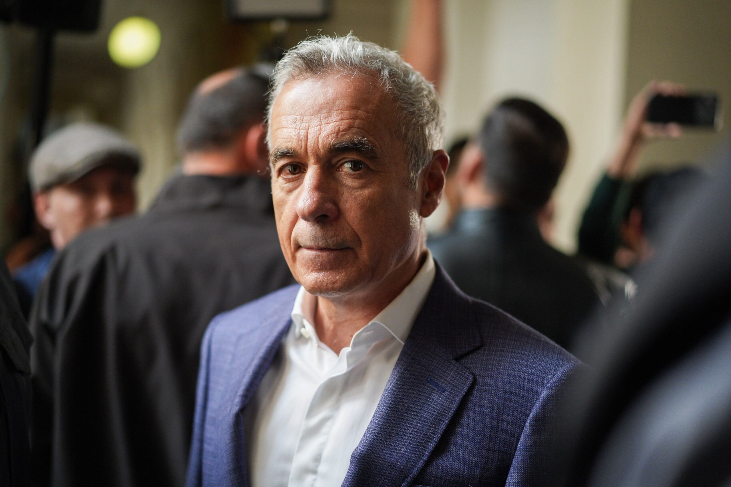 Noi percheziții informatice în dosarul lui Călin Georgescu. Telefoanele și laptopurile sale, analizate de procurori pentru a treia zi