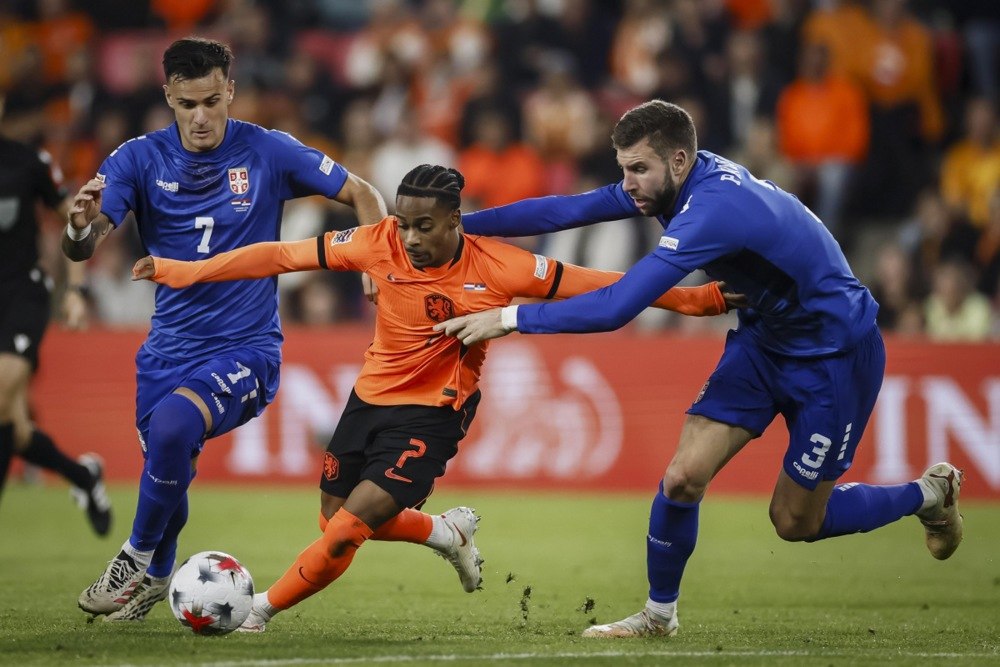 Serbia a fost sancționată sever de UEFA din cauza comportamentului fanilor