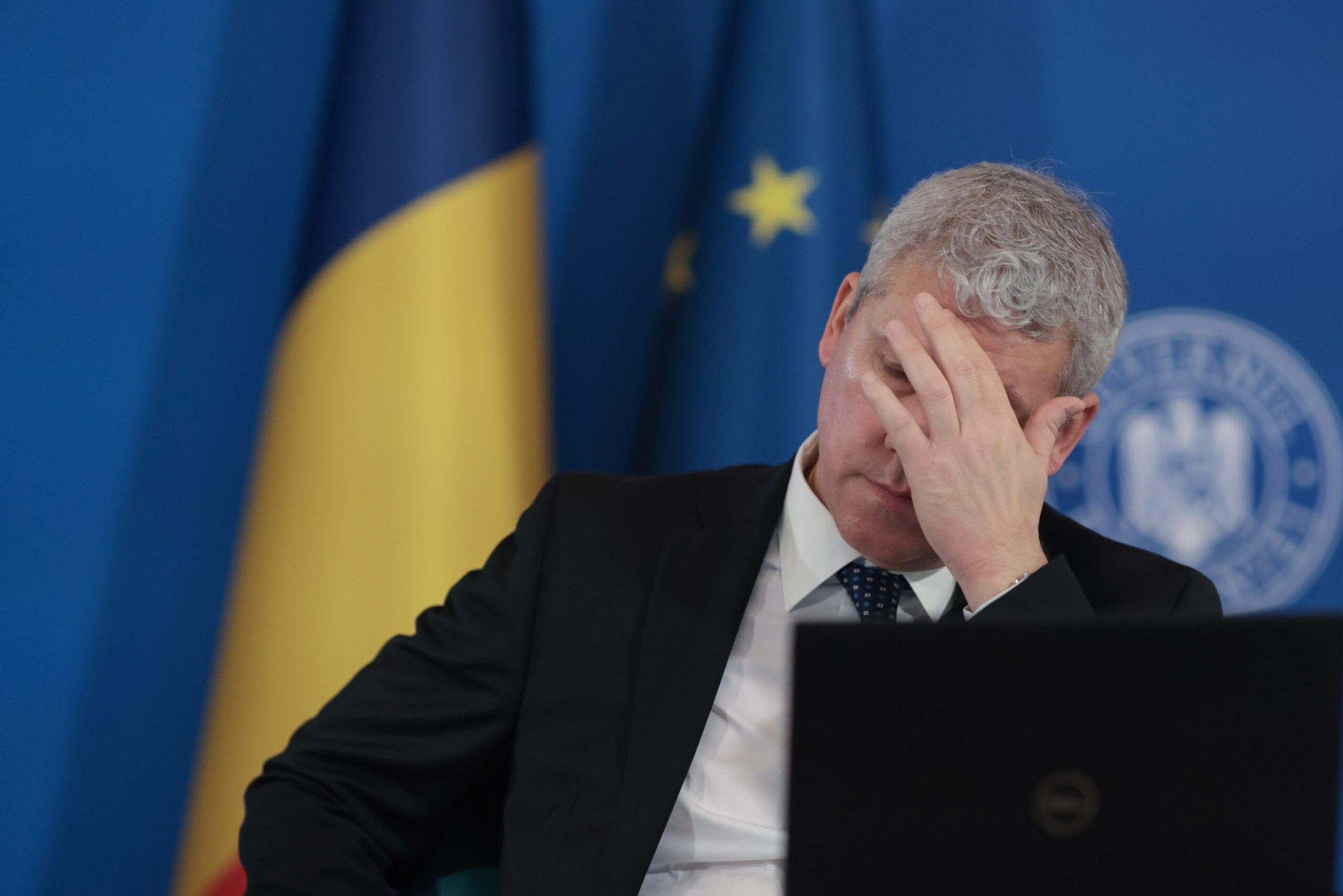 Predoiu, despre criza politică din România: „Exact ca pe Titanic, bătaia pe scaune a durat până în ultima clipă. Patru lideri care pot trage de cârmă în direcția salvării”
