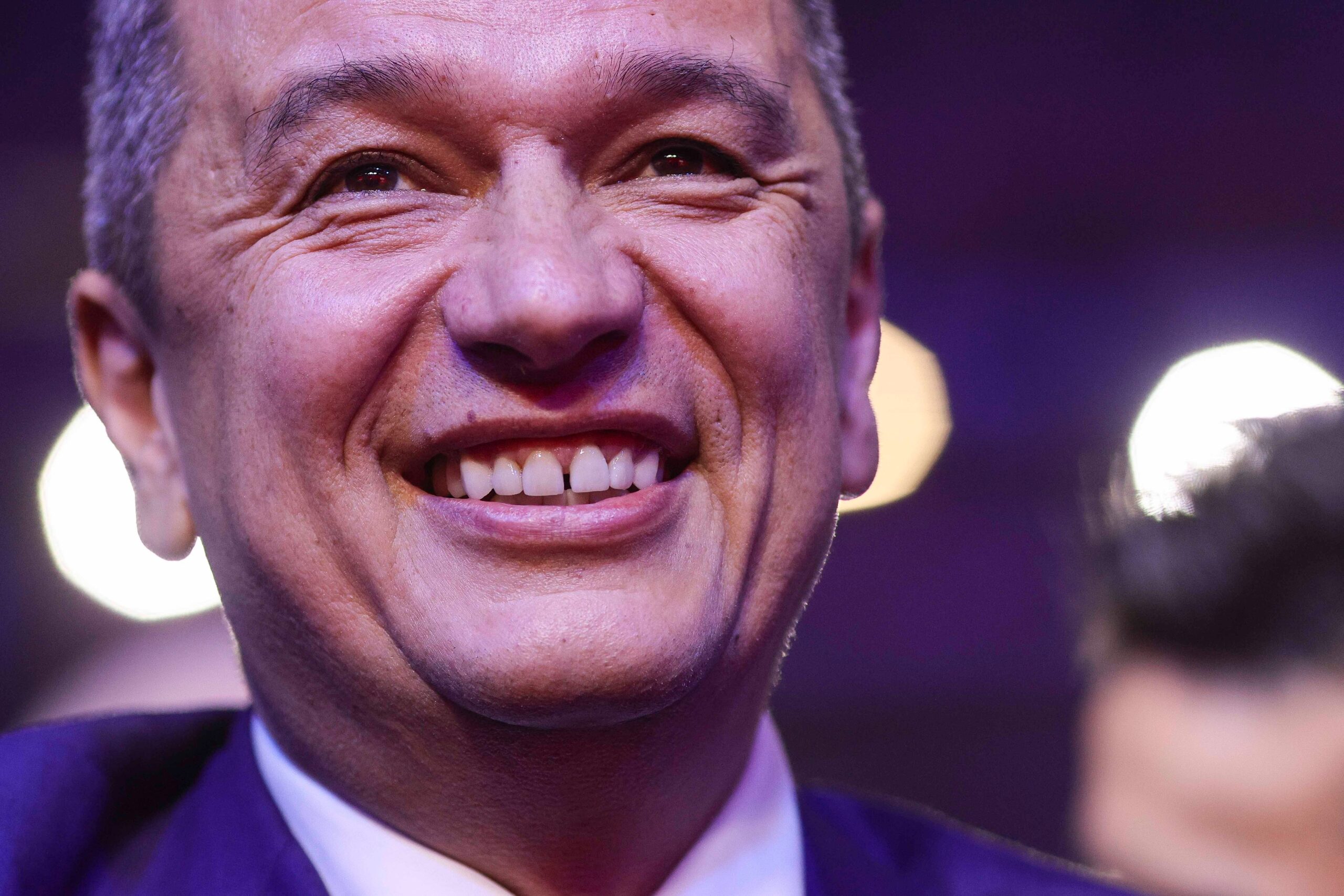 Sorin Grindeanu, atac la adresa Dianei Buzoianu: „Face pe poliţista, caută sutiene şi lenjerie. Ăştia de la USR trebuie să plece acasă”