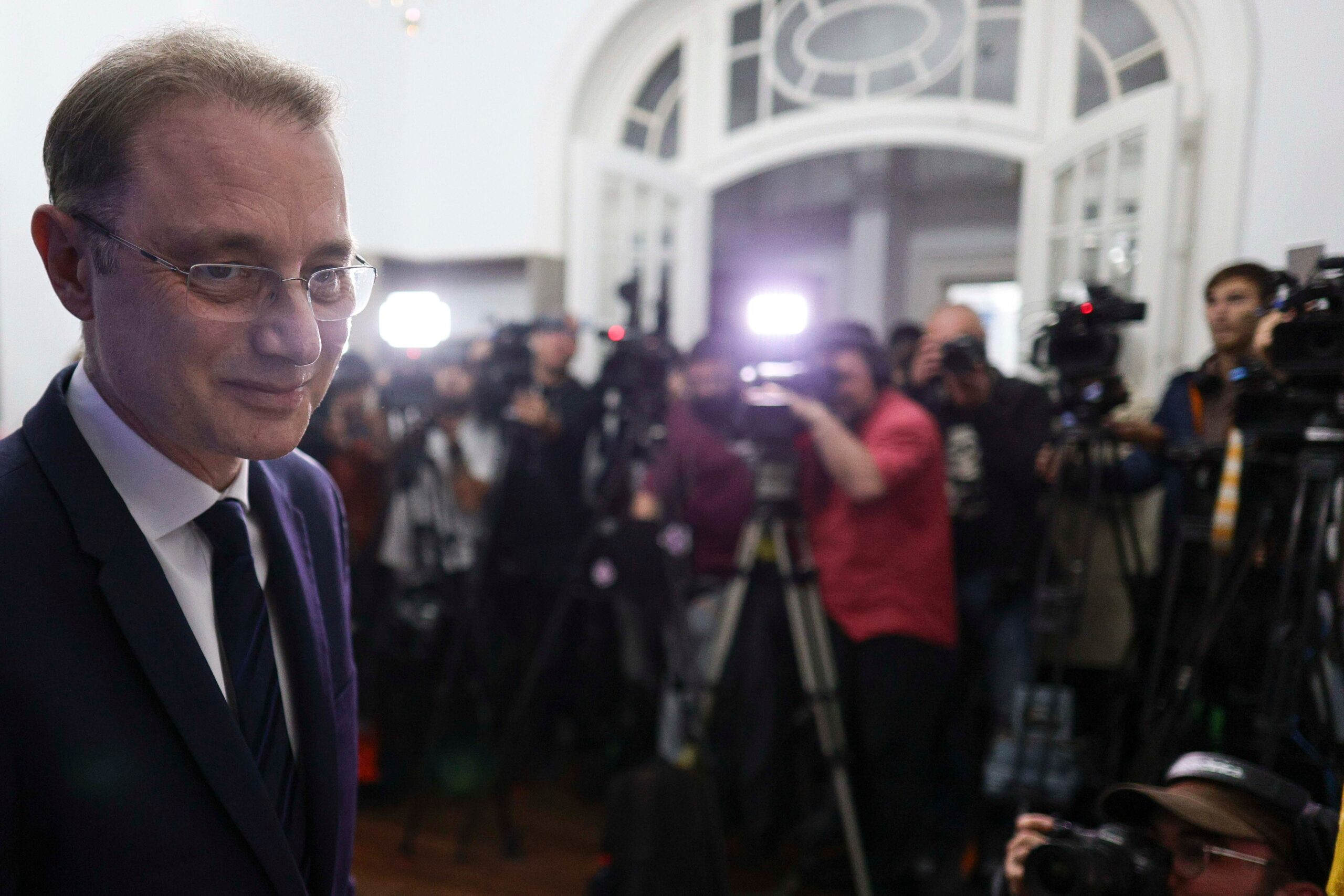 Trei ore de discuții între Luca Niculescu și viitorii miniștri la Vila Lac. La întâlnire a participat și Eugen Tomac. Despre ce au vorbit