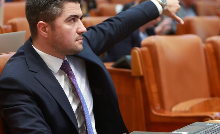 Un deputat USR ar vrea testarea psihologică și antidrog pentru parlamentari la preluarea mandatului. Dezvăluiri privind folosirea AI în Parlament
