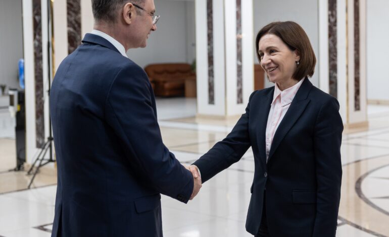Luca Niculescu, întâlnire cu Maia Sandu: „Viitorul Republicii Moldova este în familia europeană”