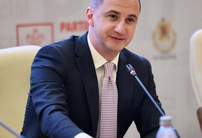 Simonis: Guvernul analizează alocarea de fonduri suplimentare pentru asistența socială la rectificarea bugetară
